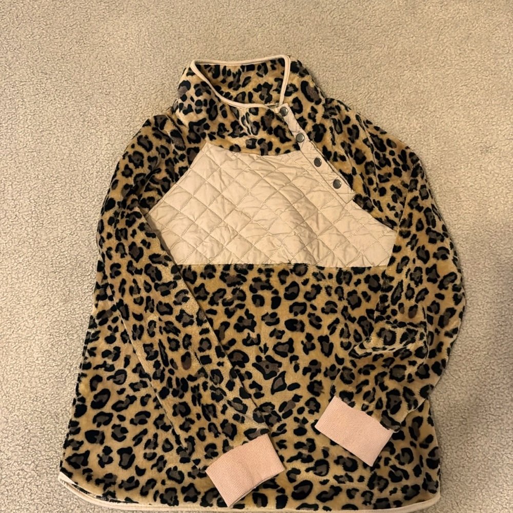 Leopard quilted fleece